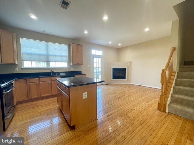 Building Photo - 43670 St Helena Terrace