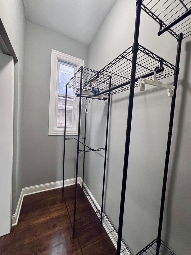 Building Photo - 1826 S Springfield Ave