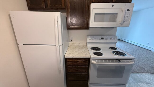 Building Photo - Upper 2-Bedroom | Brand New Updates & Heat Included!