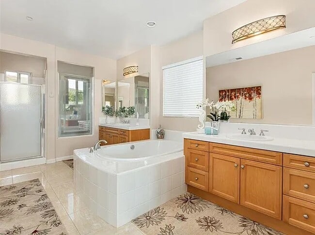 Building Photo - 15374 Falcon Crest Ct