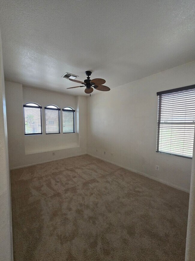 Building Photo - 9164 Craven Ave