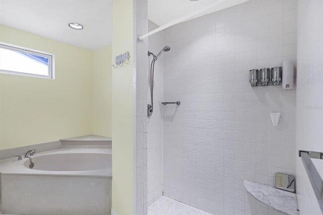 Building Photo - 3638 Glen Oaks Manor Dr