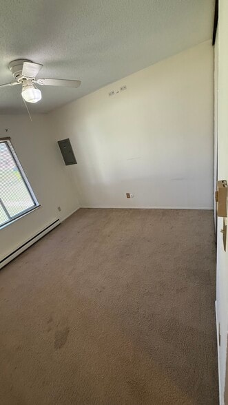 Building Photo - 820 E Tipton St