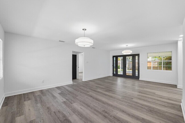 Building Photo - 2491 Coronado Way