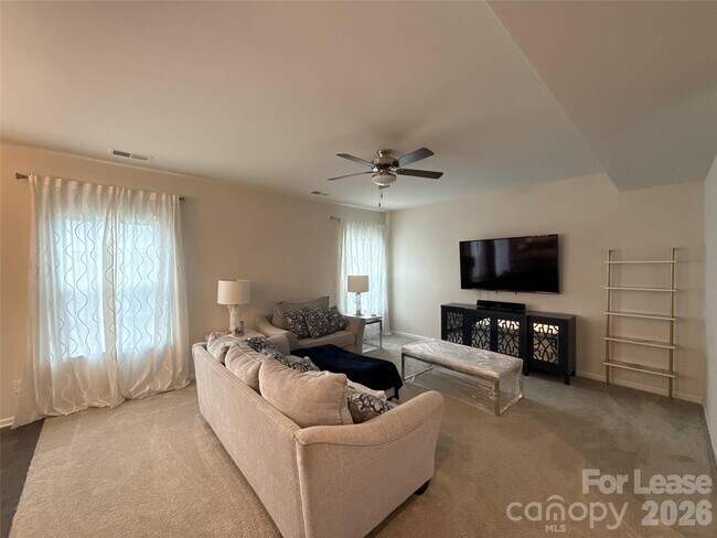 Building Photo - 1524 Scarbrough Cir SW