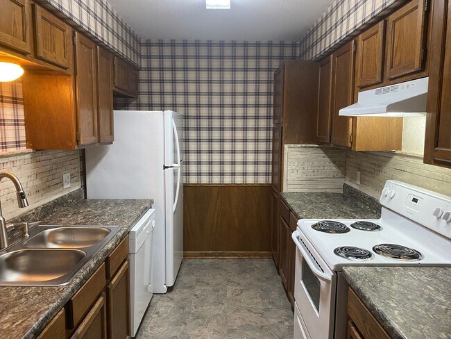 Building Photo - 1808/1810 Crescent Dr.