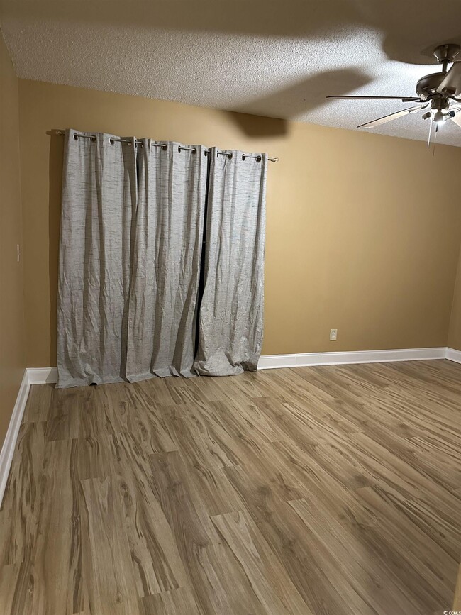 Building Photo - 405 Cambridge Cir