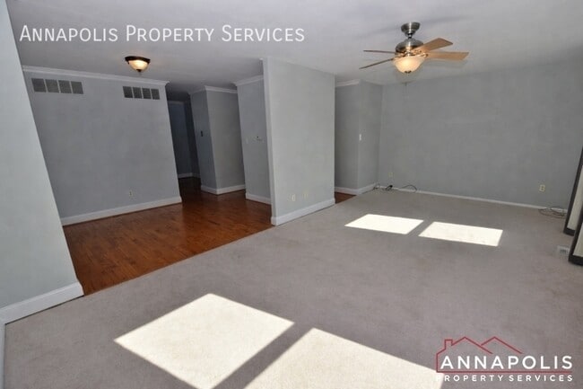 Building Photo - 2443 Vineyard Ln