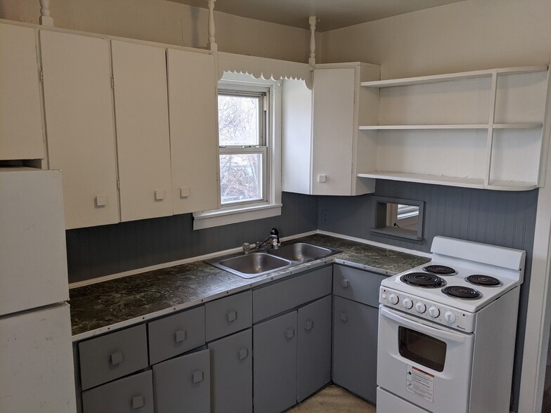 Building Photo - 200 11th St NE