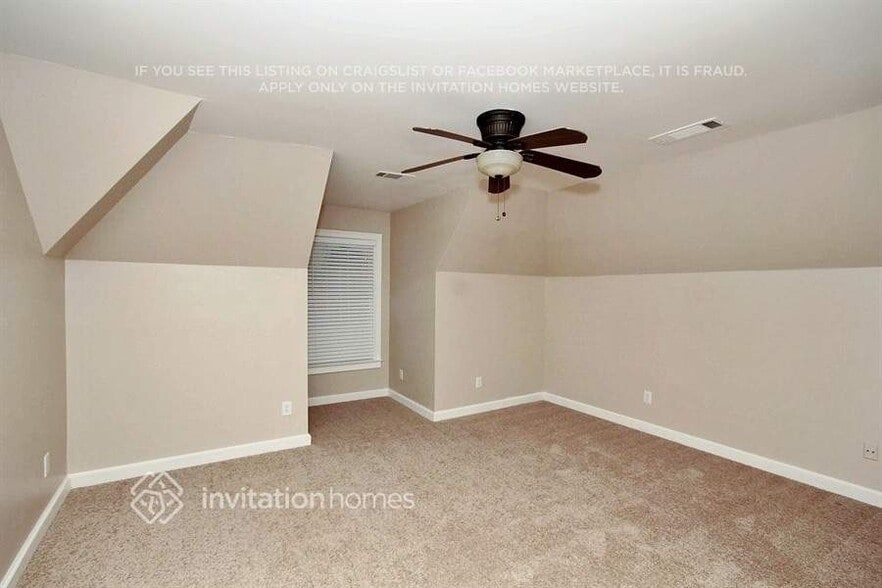 Building Photo - 1905 Oak Wind Ln NE