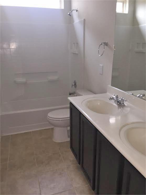 Building Photo - 16608 Spirit Lake Ct