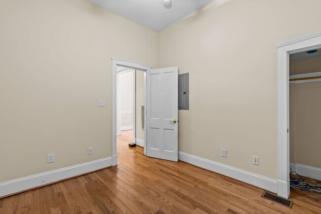 Building Photo - 403 Dinwiddie St
