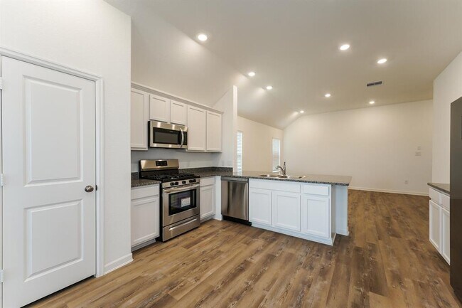 Building Photo - 3411 Avary River Ln