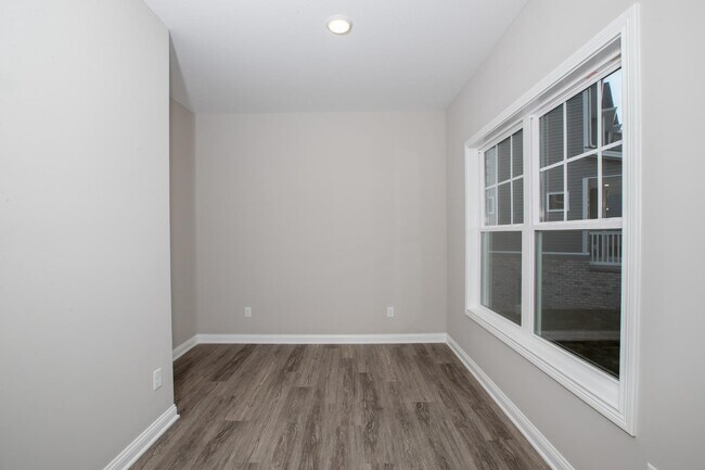 Building Photo - 932 Camden Ct