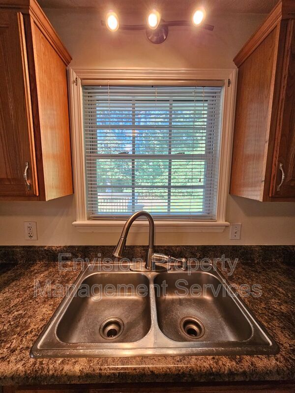 Building Photo - 120 Chimney Ridge Trail