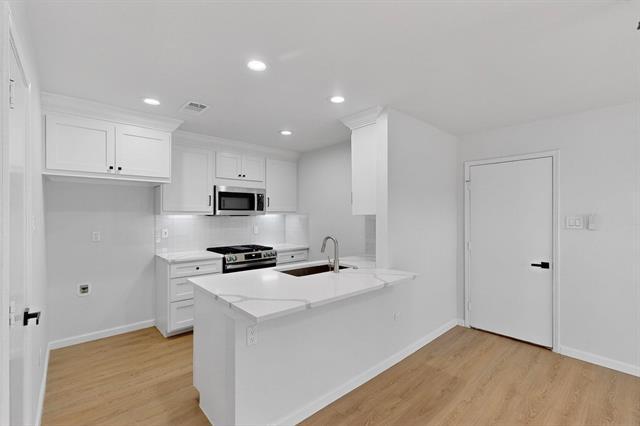 Building Photo - 1009 Lake Bluff Dr