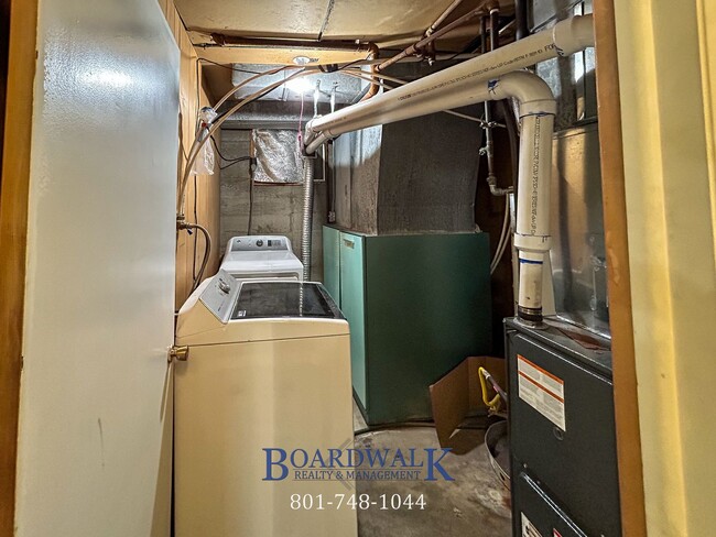 Building Photo - Spacious 3-Bed Basement Apartment in Sandy