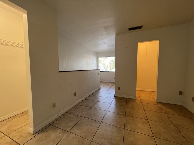 Building Photo - 7200 SW 8th Ave