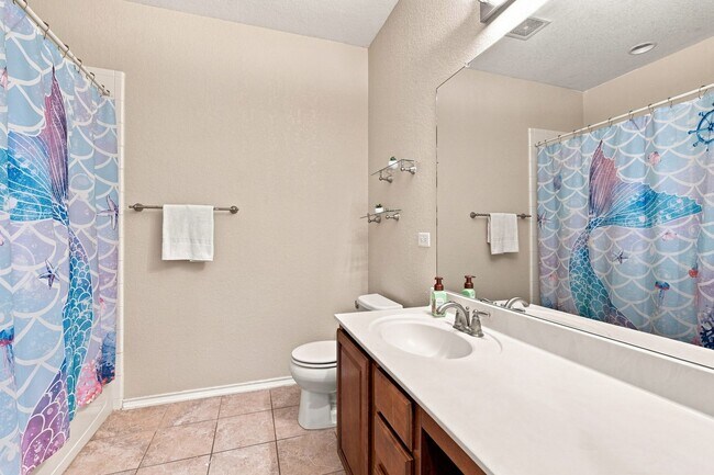 Building Photo - 4426 Semora Oak