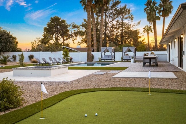 Building Photo - 4633 N 49th Pl