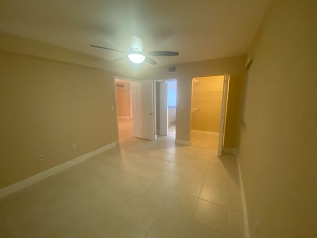 Building Photo - 2861 N Oakland Forest Dr