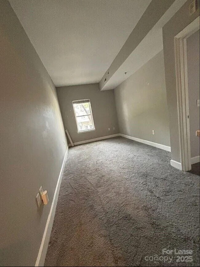 Building Photo - 1320 Fillmore Ave