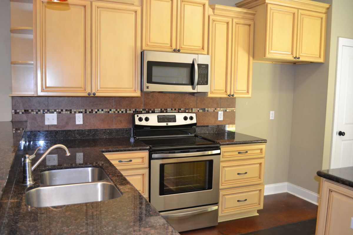 Building Photo - 12334 Village Maison Dr