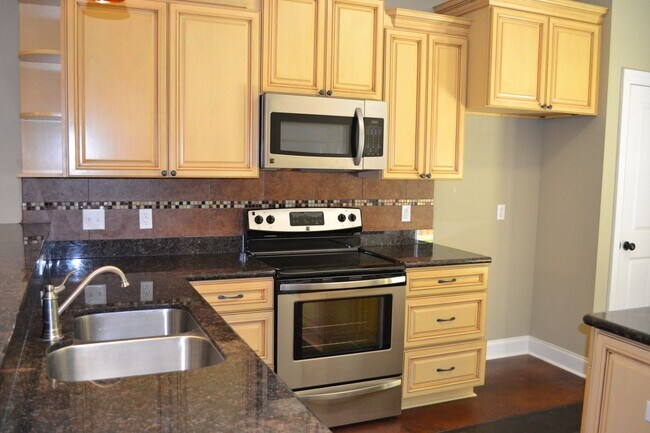 Building Photo - 12356 Village Maison Dr