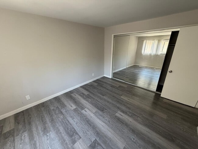 Building Photo - The Yarmouth Apartments