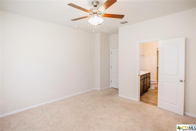 Building Photo - 242 Mossycup Dr