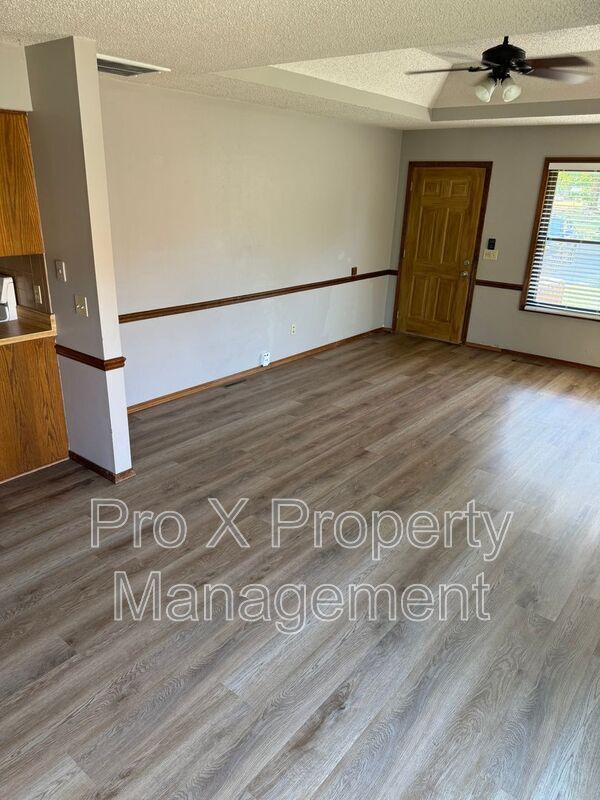 Building Photo - 3724 Farm Rd
