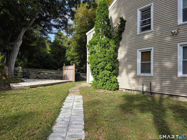 Building Photo - 440 Taylor Hill Rd