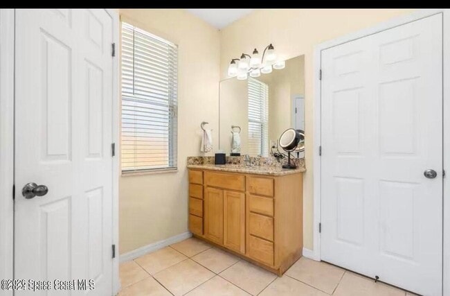 Building Photo - 463 Eldron Blvd NE