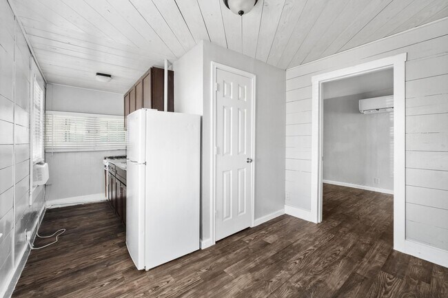 Building Photo - 903 Shoal Cliff Ct