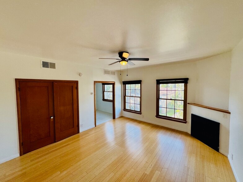 Large windows and fireplace - 636 S Burnside