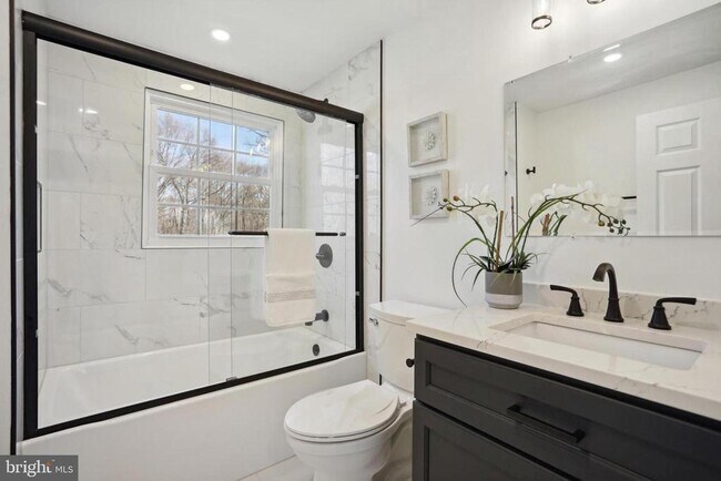 Building Photo - 13134 Madonna Ln