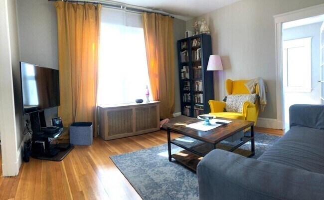 Building Photo - 54 Lothrop St