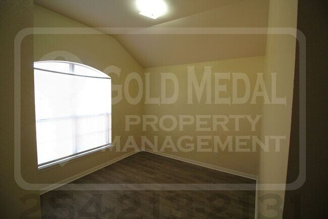 Building Photo - 602 Aries Ave