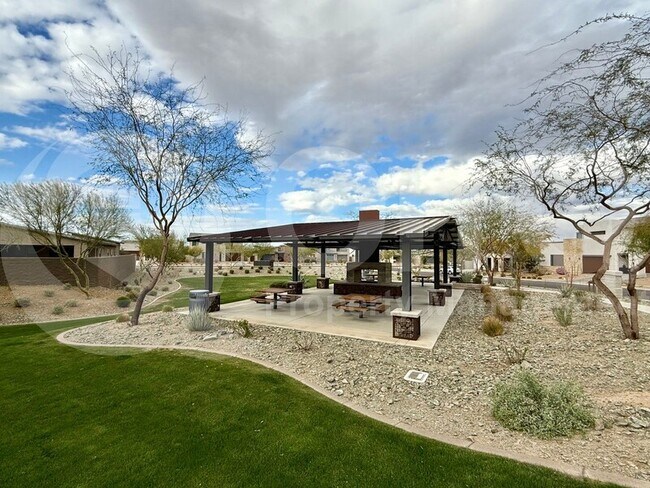 Building Photo - 1222 E La Mirada Dr