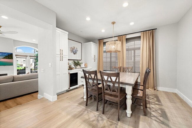 Building Photo - Vacation Rental on Balboa Peninsula