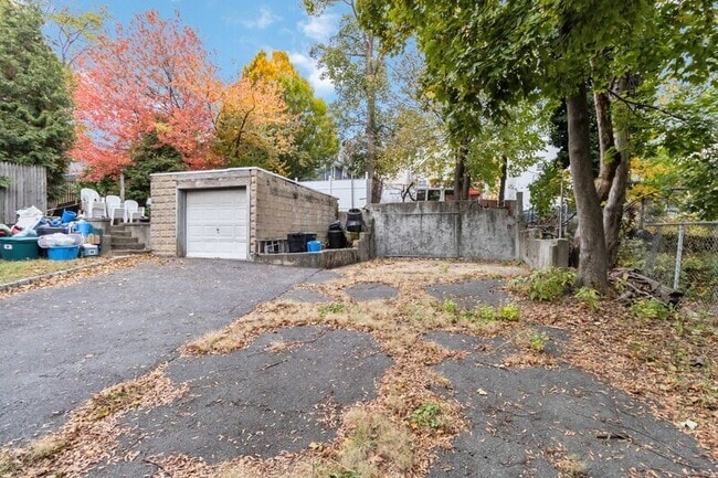 Building Photo - 24 Wheeler St