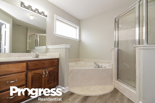 Building Photo - 8887 Hidden Springs Cove