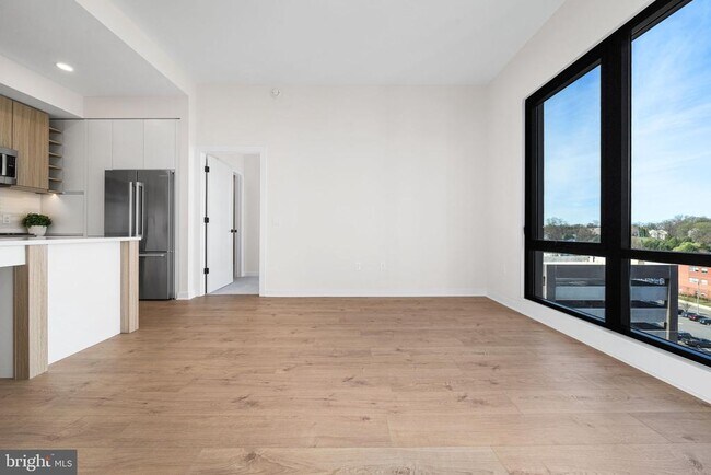 Building Photo - 255 W Falls Station Blvd