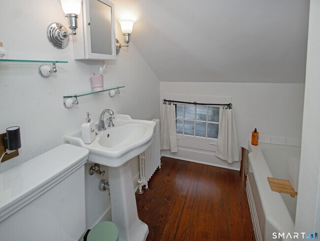Building Photo - 3 Millstone Rd