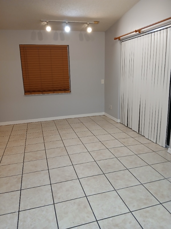 Building Photo - 4816 Miranda Cir