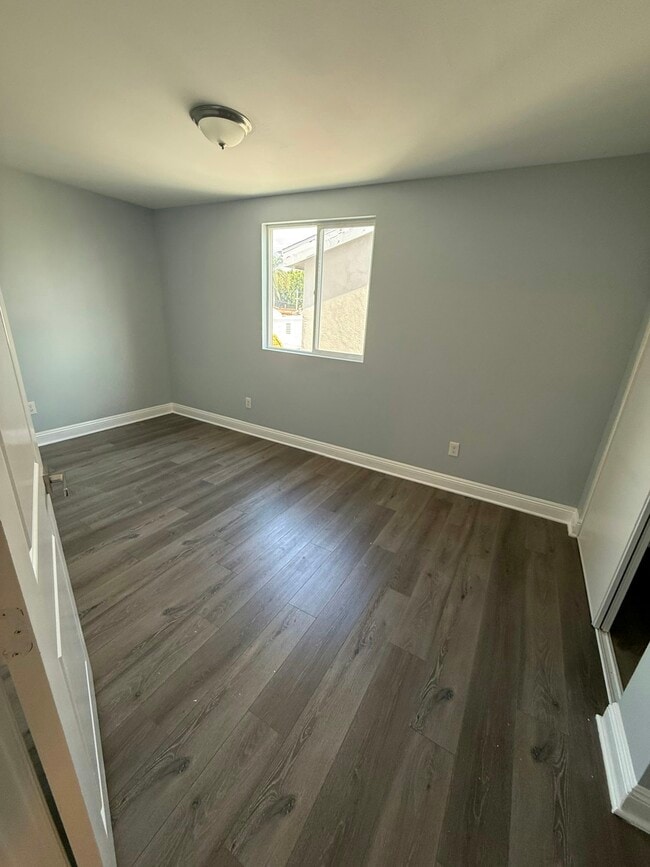 Building Photo - 1727 W 84th Pl