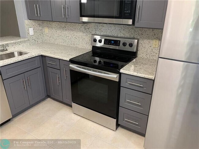 Building Photo - 755 NW 92nd Ave