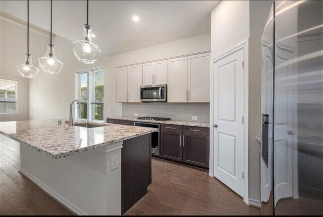 Building Photo - 7315 Buckthorn Holw Trl