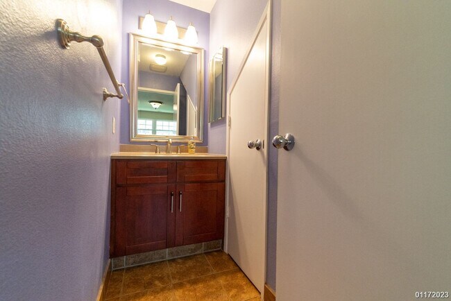 Building Photo - 94-212-212 Lelehua Pl