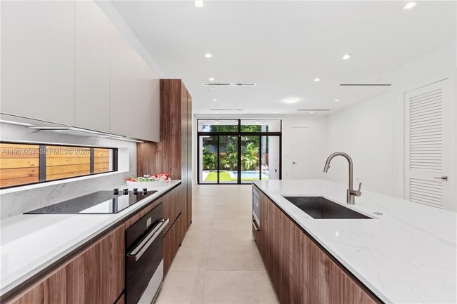 Building Photo - 3047 Elizabeth St